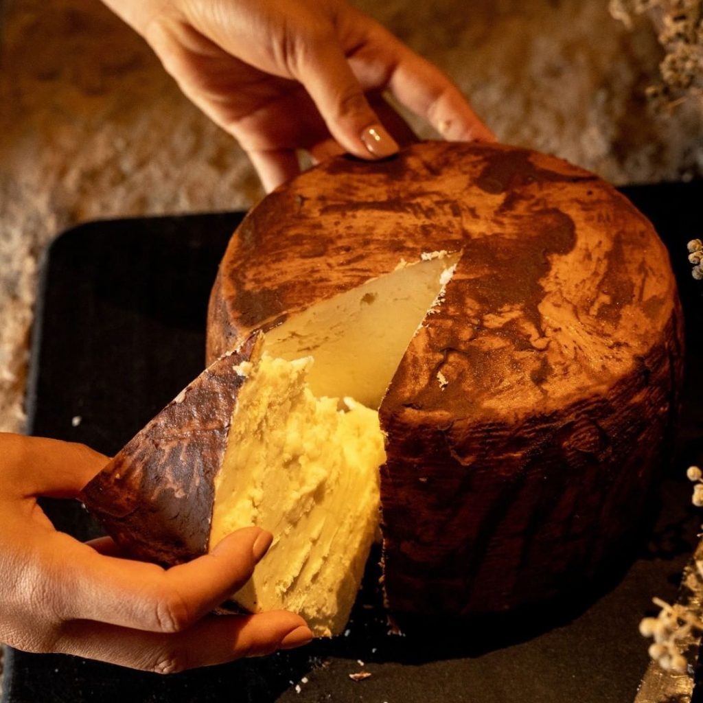 Souvenir dalla Grecia: formaggi locali! Formaggio al Vinsanto del caseificio Diaseli