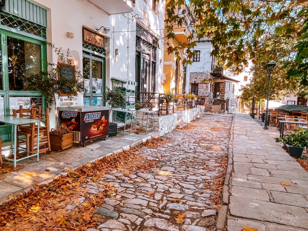 Foliage in Grecia: per le vie di Agios Laurentios 
