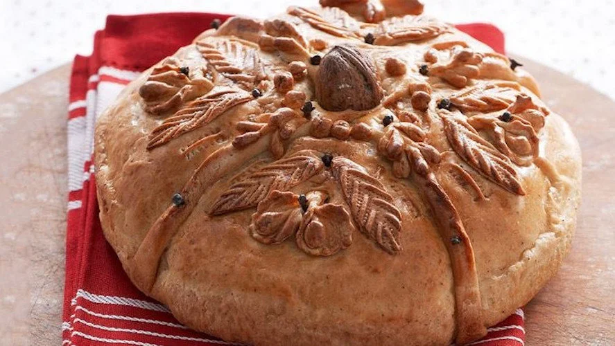 dolci natalizi greci: christopsomo, il pane di Cristo
