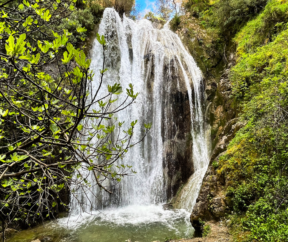 Cascate di Nymfes dell'isola di corfù