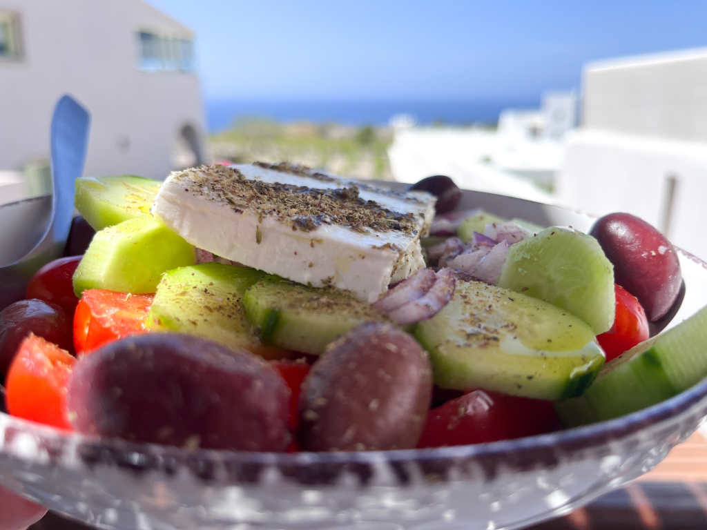 Deliziosi piatti della cucina greca: insalata greca
