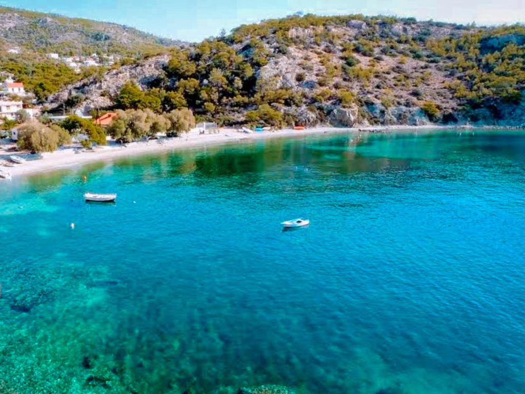 Vista sulla bellissima paralia Faros